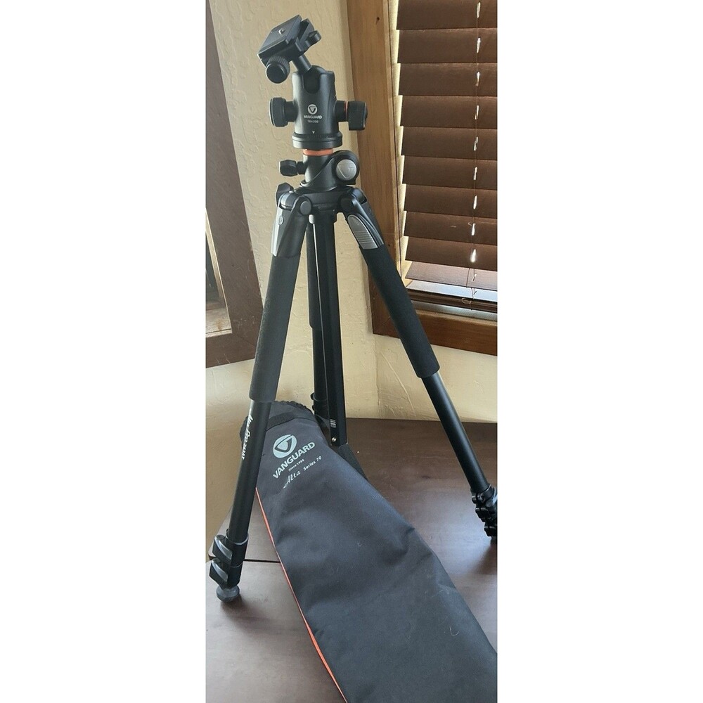 Vanguard Alta Pro 263AT Aluminum-Alloy Tripod Kit with TBH-250 Ball Head, Case - Picture 5 of 5